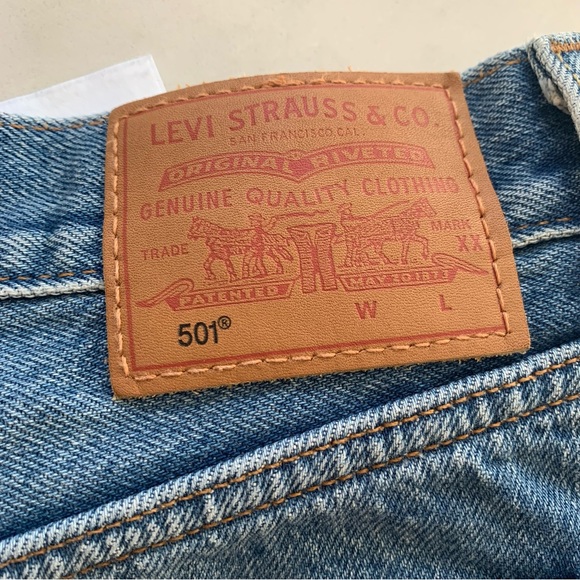 Levi’s 501 Button Fly Cutoff Raw Hem Jean Shorts S58022 Size 27 High Rise - Picture 9 of 9